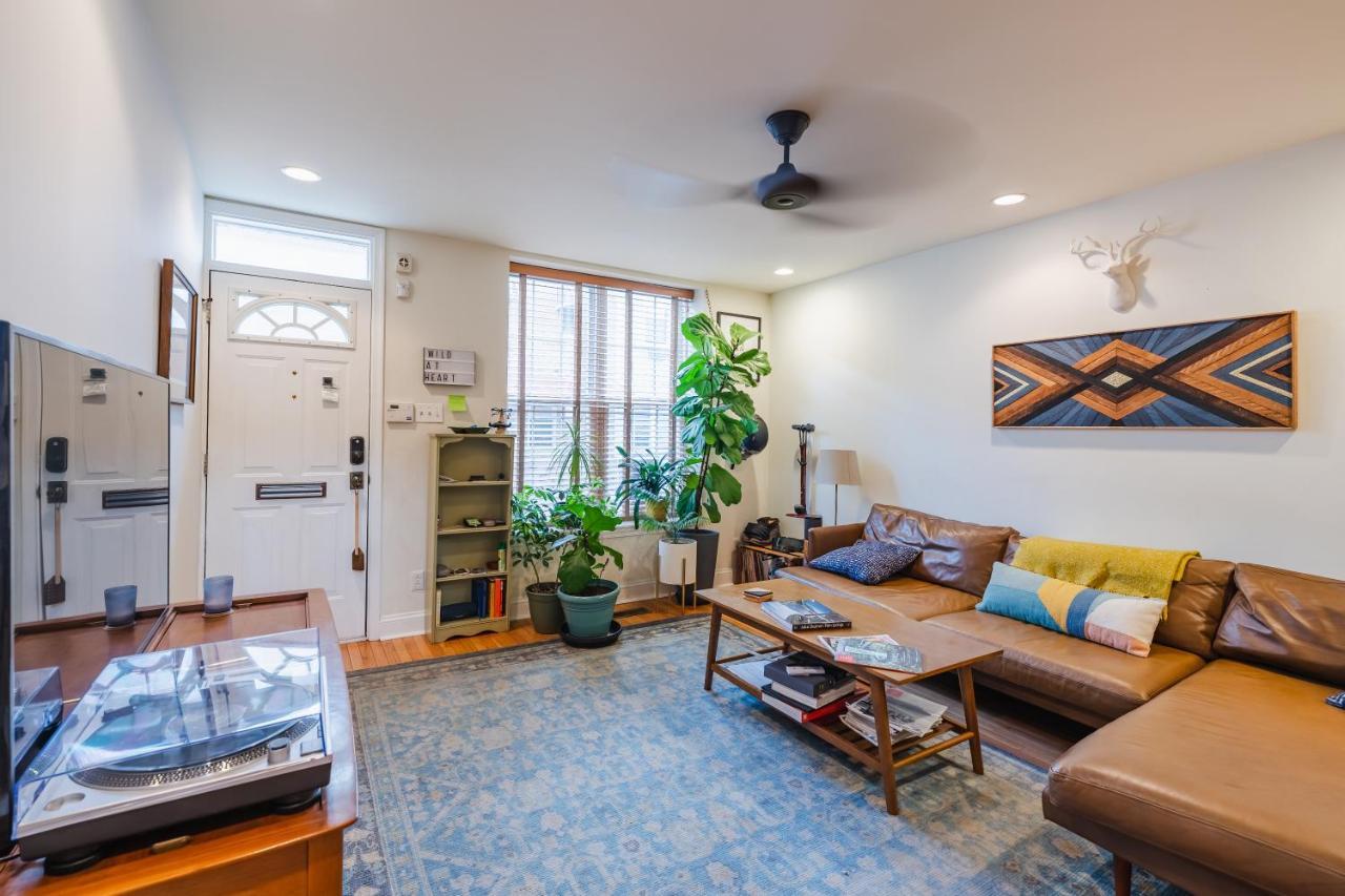 Bedroom In Thoughtfully Decorated East Passyunk Home فيلادلفيا المظهر الخارجي الصورة